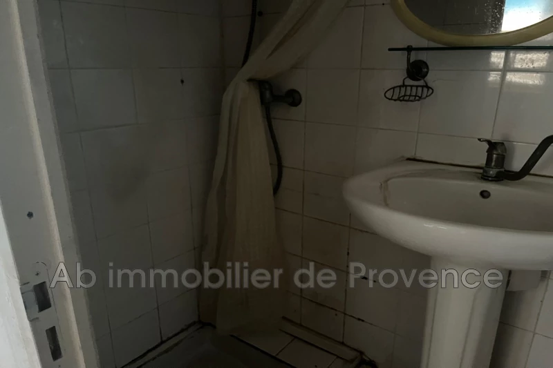 Professionnel locaux Saint-Cannat  