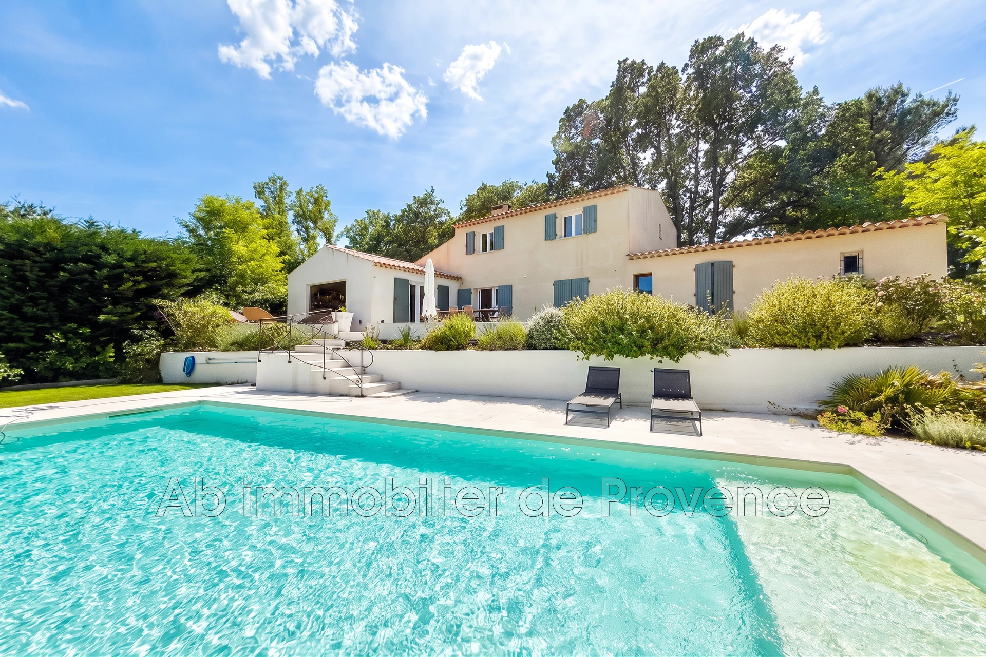Maison 7 pièces 190 m² · à Lauris · 190 m² · 999 000 €
