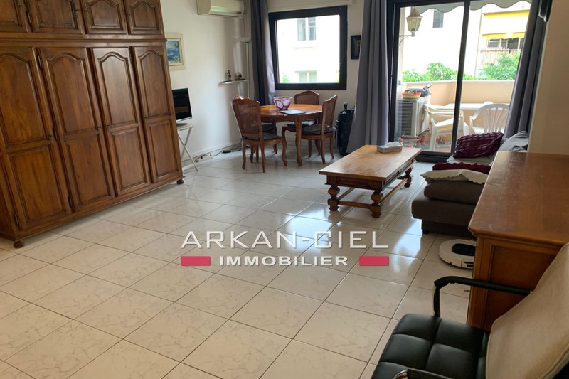appartement  3 pièces  Antibes Centre-ville  66 m² -   