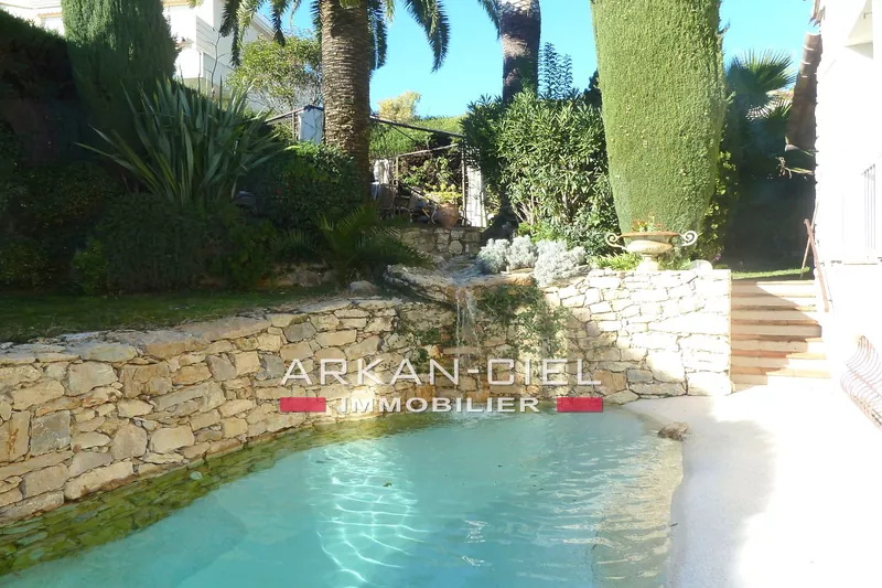 maison  7 pièces  Antibes   257 m² -   