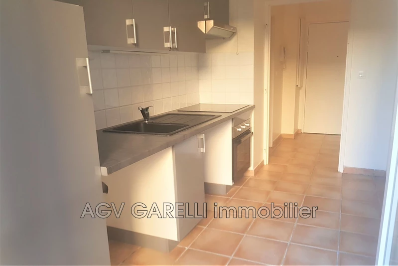 Location appartement Hyères  