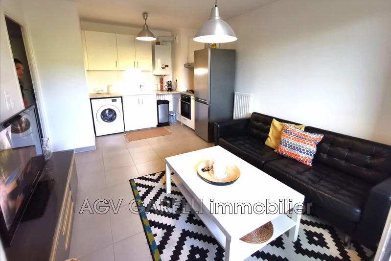 Photo n°3 - Location appartement Hyères 83400 - 810 €