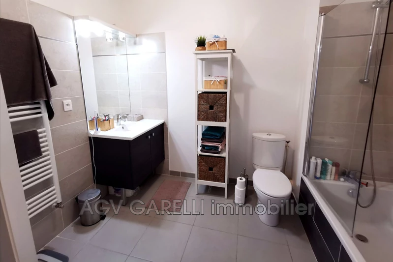 Photo n°5 - Location appartement Hyères 83400 - 810 €