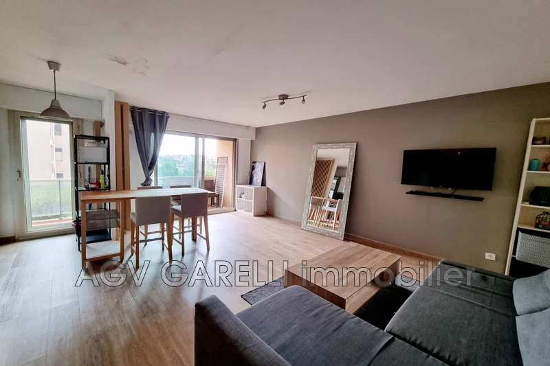 Location appartement Hyères  
