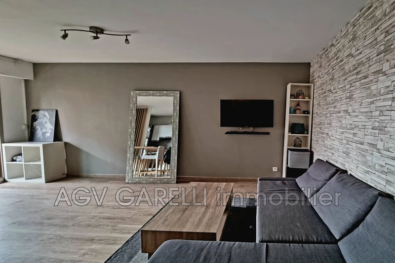Location appartement Hyères  