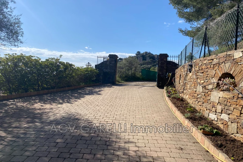 Location rez-de-jardin Hyères  