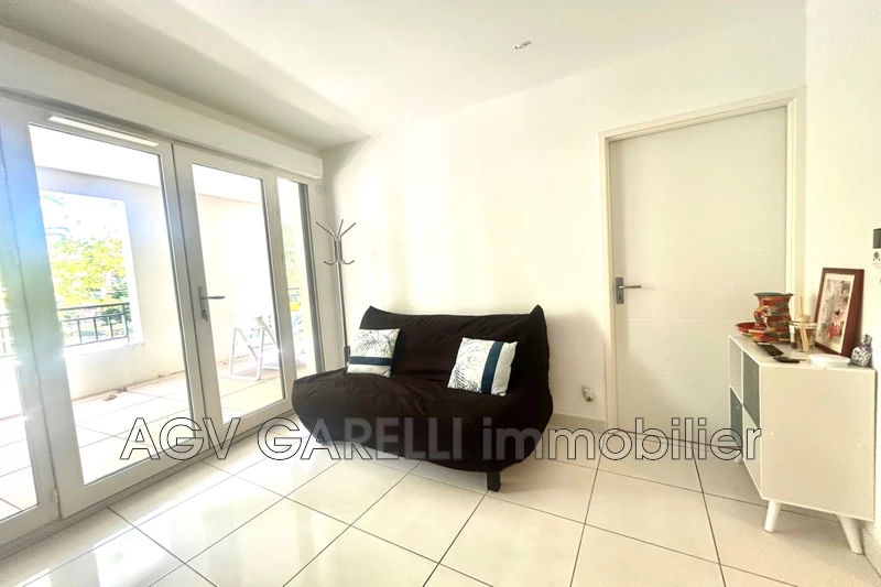 Photo n°3 - Location appartement Hyères 83400 - 895 €