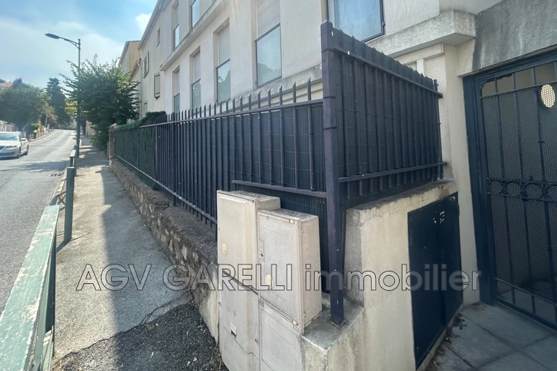 Location appartement Hyères  