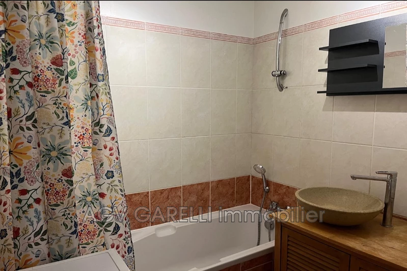 Location appartement Hyères  