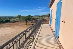 Photos  Maison de campagne à louer Puget-Ville 83390