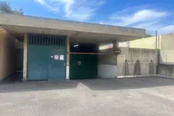 Photos  Garage Box fermé à louer Hyères 83400
