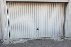 Photos Garage à vendre Toulon 83200