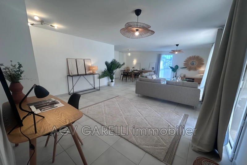 Vente appartement Hyères  
