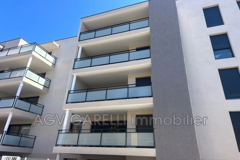 Vente appartement Hyères  