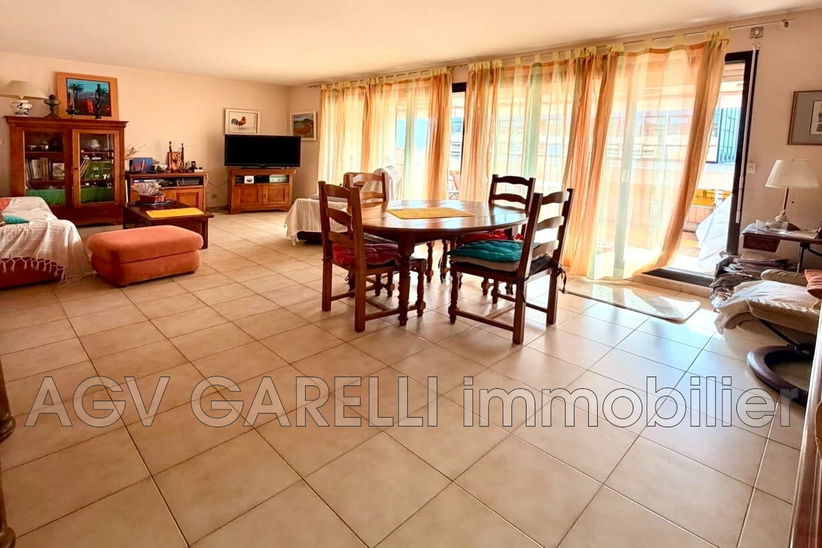 Appartement 3 pièces 67 m² · à Hyères · 66,6 m² · 367 500 €