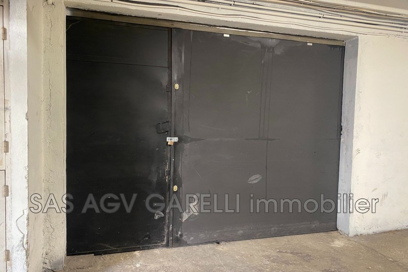 Photo n°1 - Vente garage Hyères 83400 - 150 000 €