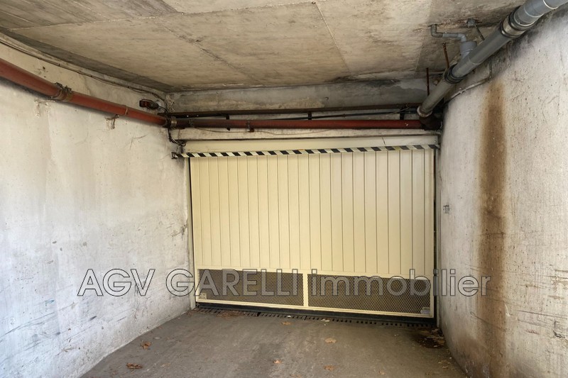 Photo n°10 - Vente garage Hyères 83400 - 150 000 €