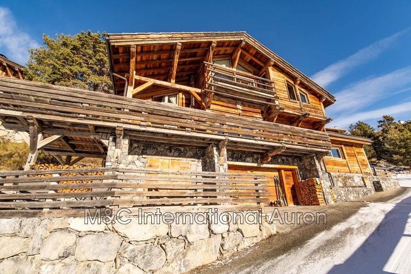 Location saisonnière chalet Auron  