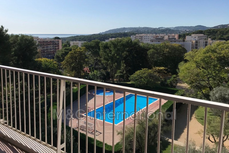 Photo Appartement Antibes Location appartement 3 pièces 63 m²