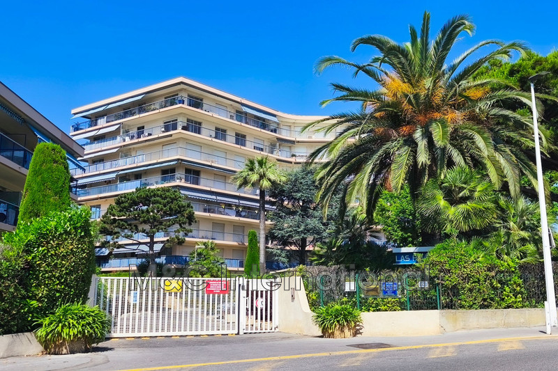 Photo Apartment Antibes Rentals apartment 1 room 38 m²