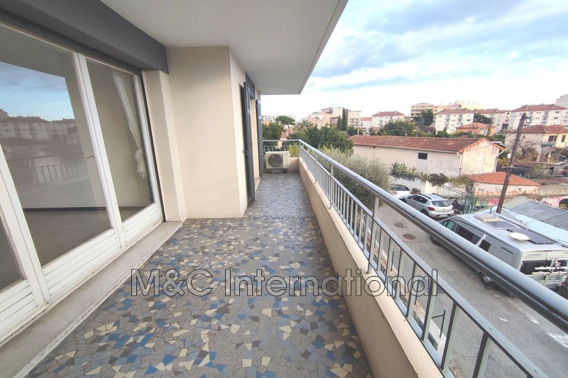 Location appartement Antibes  