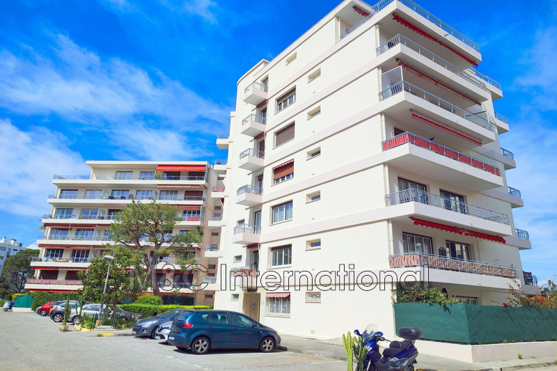 Photo Appartement Cagnes-sur-Mer  Location appartement  3 pièces   63&nbsp;m&sup2;