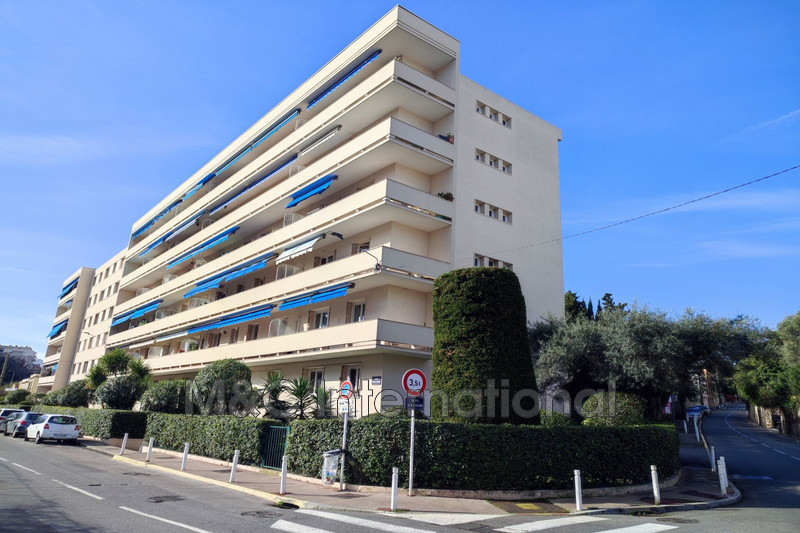 appartement  3 rooms  Antibes   66 m² -   