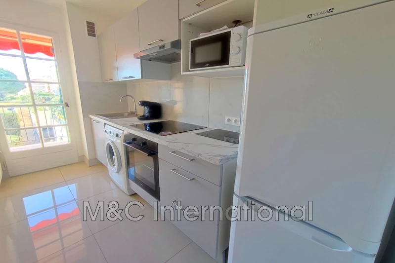 Location appartement Antibes  