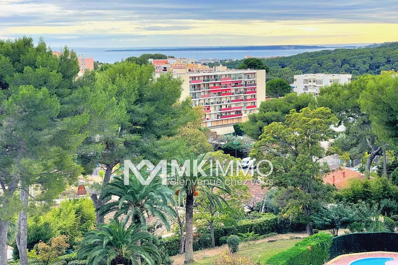 Location appartement Antibes  
