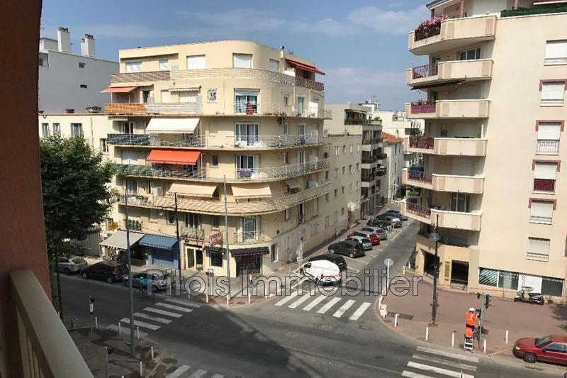 Location appartement Antibes  