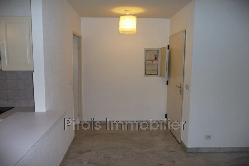 Location appartement Antibes  