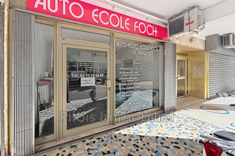 locauxlocation  Antibes Downtown  25 m² -   
