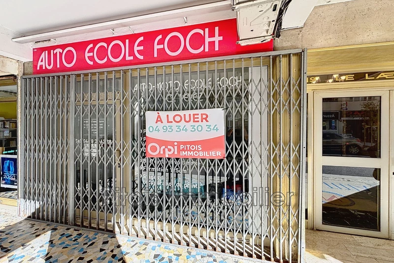 Professionnel local commercial Antibes  