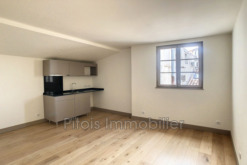 appartement  2 pièces  Antibes Vieille ville  41 m² -   