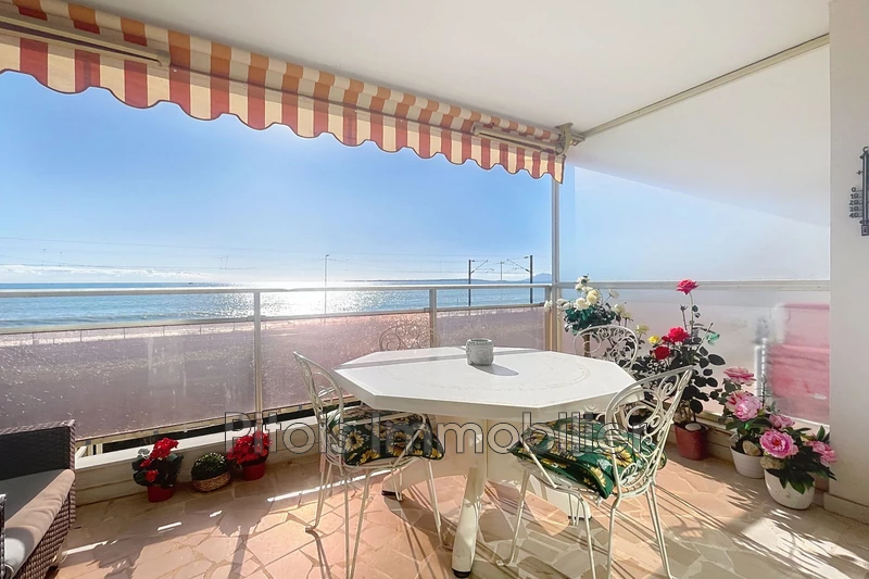 appartement  2 pièces  Juan-les-Pins Proche plages  43&nbsp;m&sup2; -   