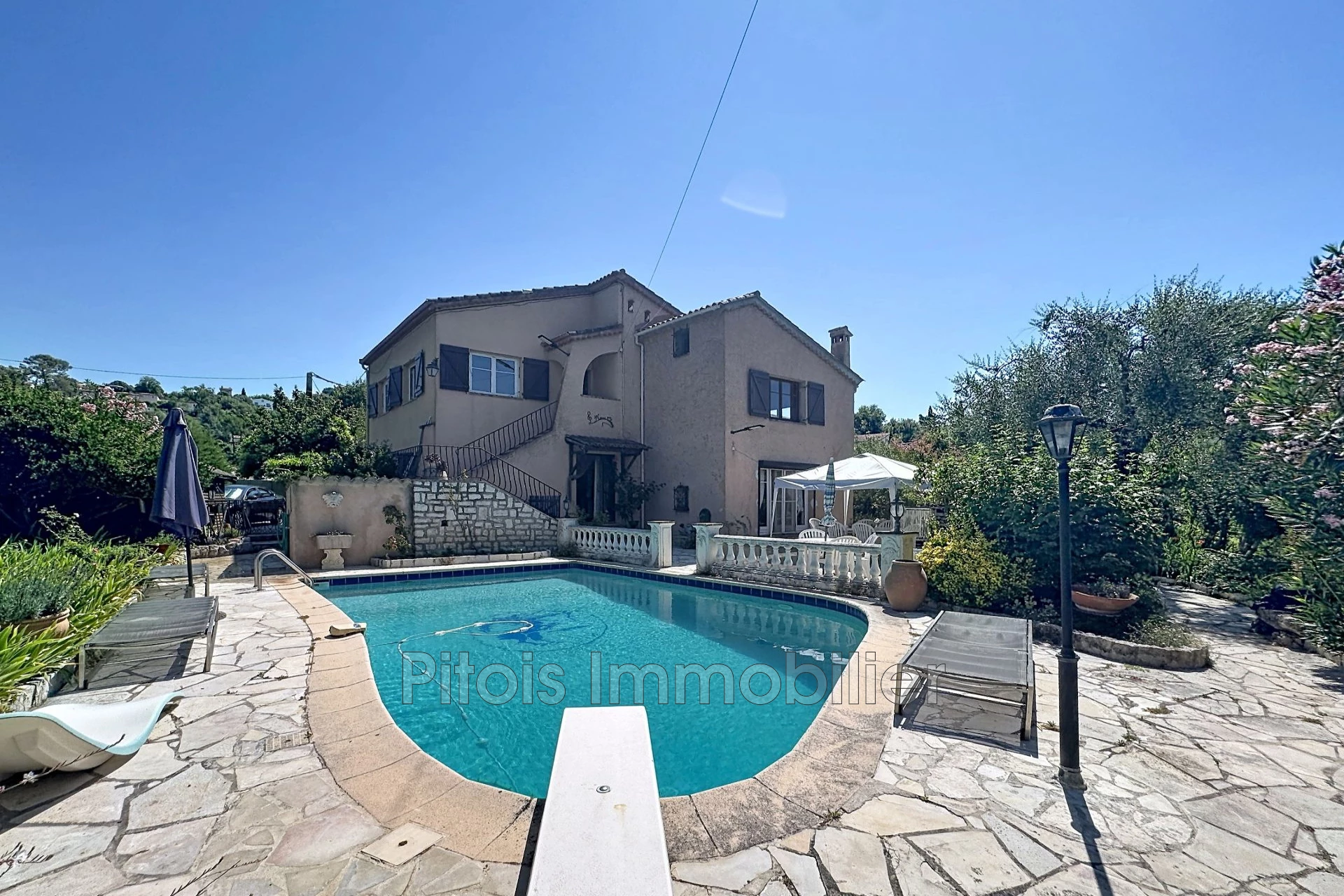 Maison 2 pièces 200 m² · à La Colle-sur-Loup · 200 m² · 1 272 000 €