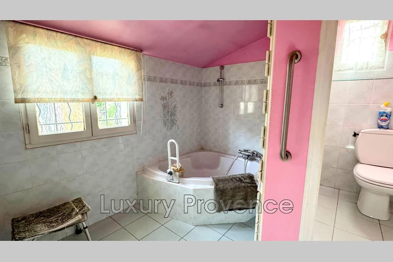 Vente villa Châteauneuf-le-Rouge  