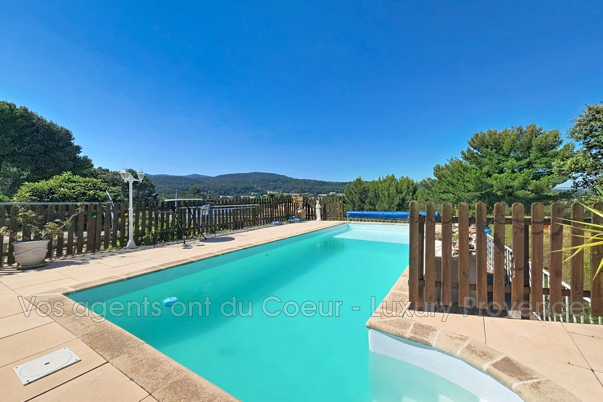 Maison 2 pièces 190 m² · à Simiane-Collongue · 190 m² · 695 000 €