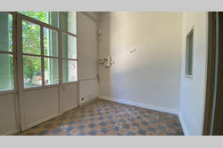 Professionnel local professionnel Apt  