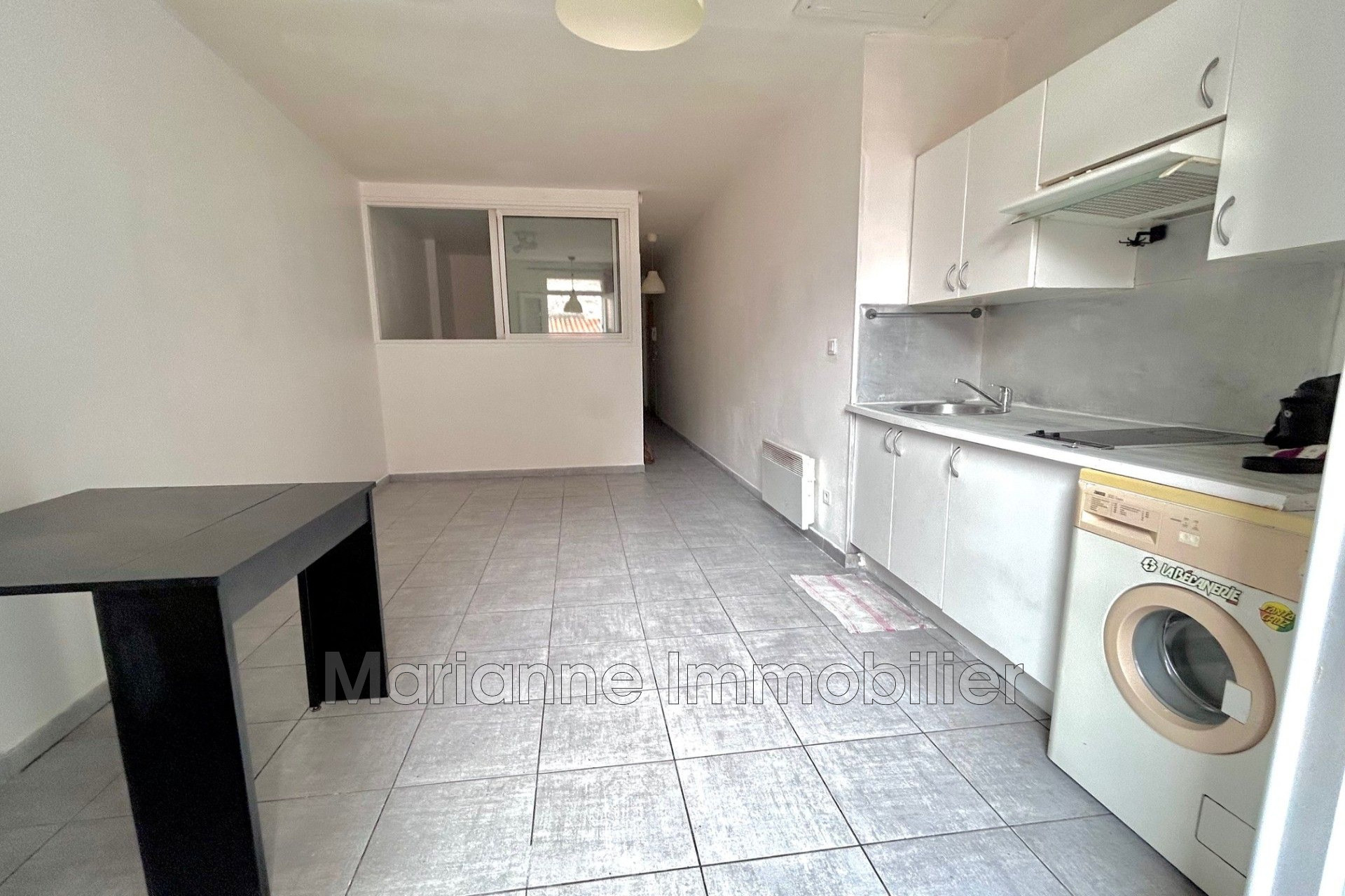 Photo Appartement Sète  Location appartement  1 pièce   32&nbsp;m&sup2;