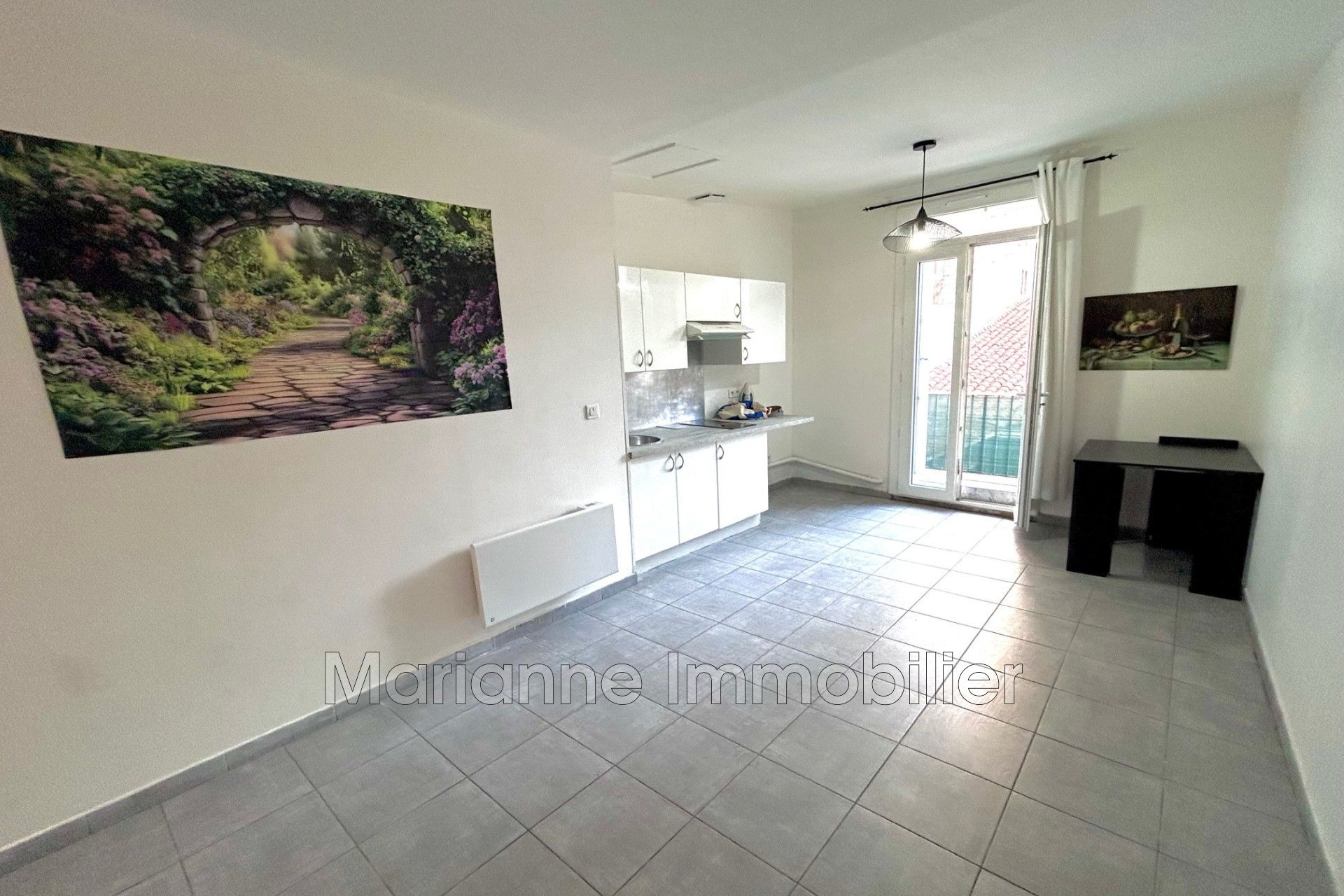 Photo Appartement Sète  Location appartement  1 pièce   32&nbsp;m&sup2;