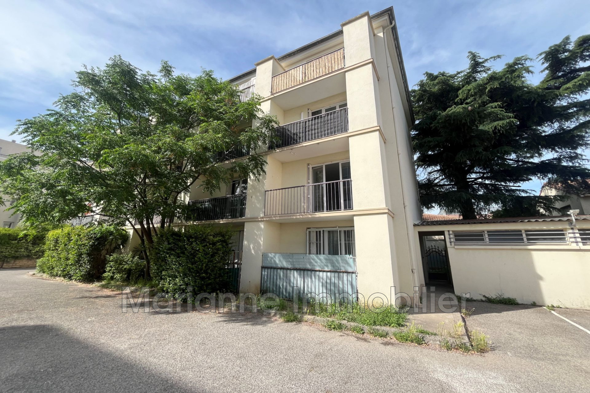 Photo Apartment Montpellier   to buy apartment  1 room   27&nbsp;m&sup2;