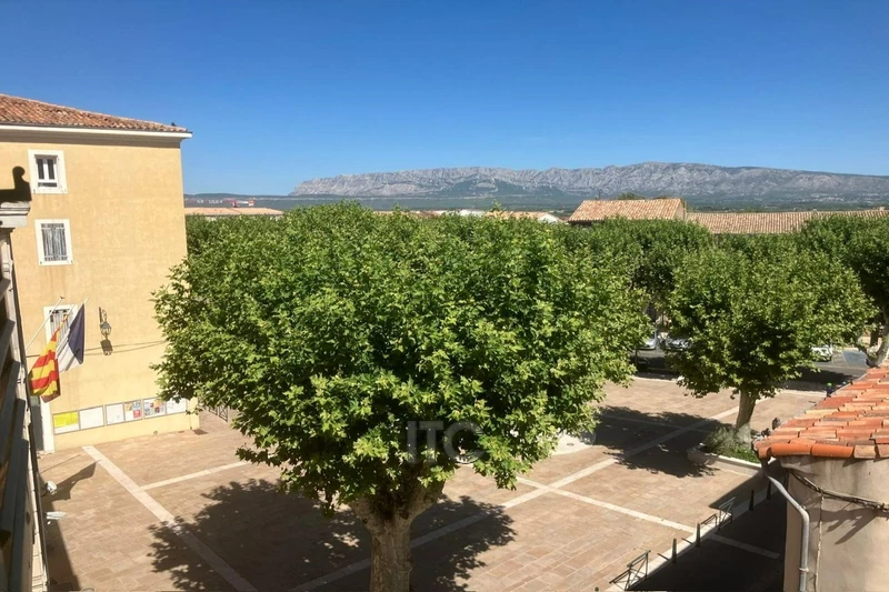 Location appartement Trets  