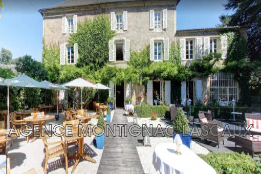 Maison 15 pièces 966 m² · à Montignac-Lascaux · 966 m² · 1 300 000 €