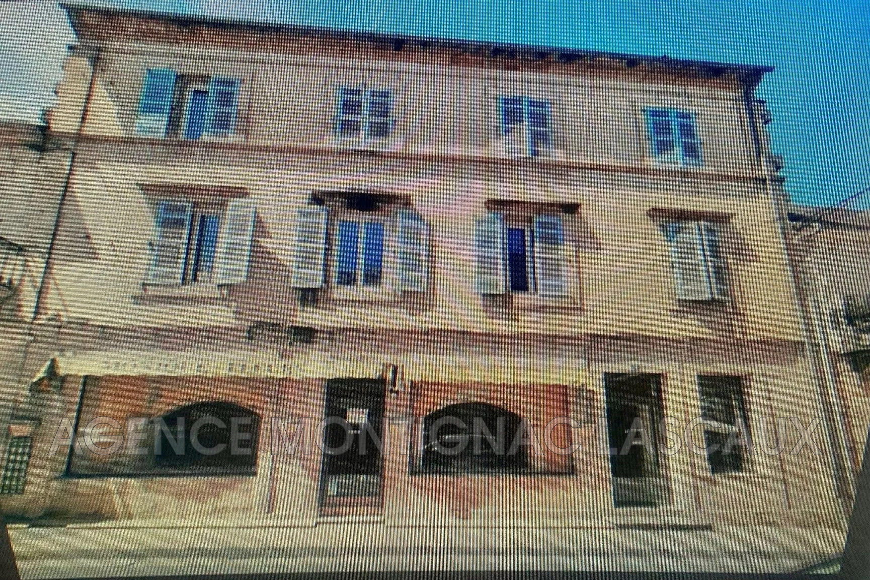 Appartement 440 m² · à Montignac-Lascaux · 440 m² · 275 600 €