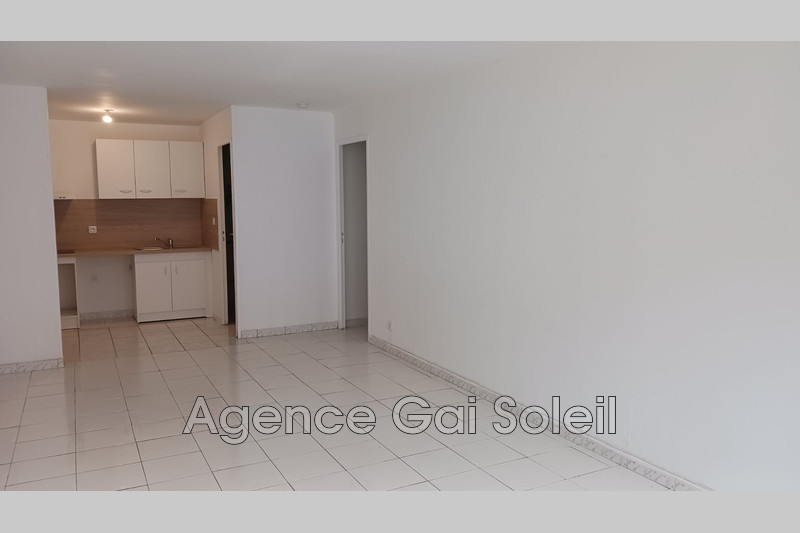 Location rez-de-jardin Lespignan  