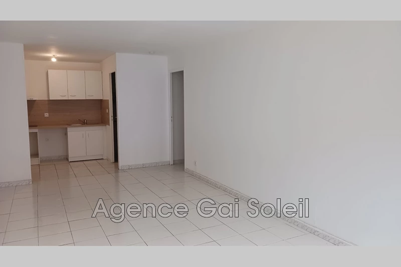Location rez-de-jardin Lespignan  