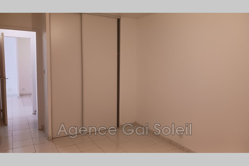 Location rez-de-jardin Lespignan  