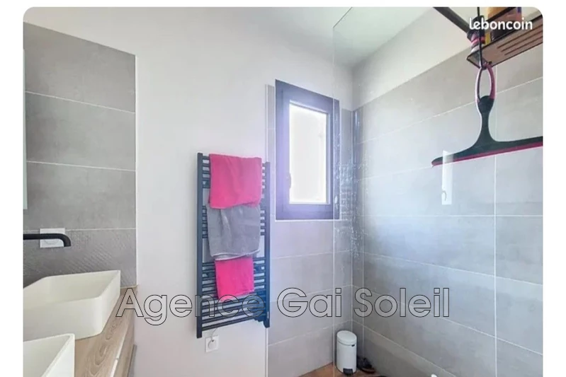 Location villa contemporaine Maraussan  