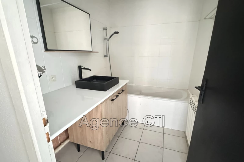 Location appartement Hyères  